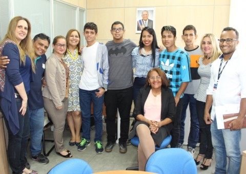 Alunos surdos e surdos-cegos da Escola Estadual Augusto Carneiro são aprovados para o Ifam 