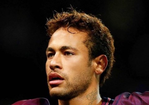 Técnico do PSG nega que Neymar será operado 