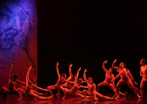  Orquestra de Câmara e Balé Experimental dividem palco em apresentação no Teatro Amazonas