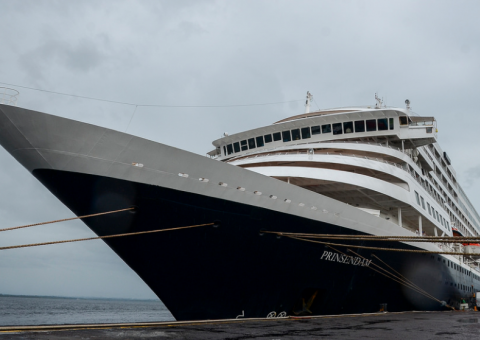 Mais de mil turistas chegam a Manaus em cruzeiro holandês