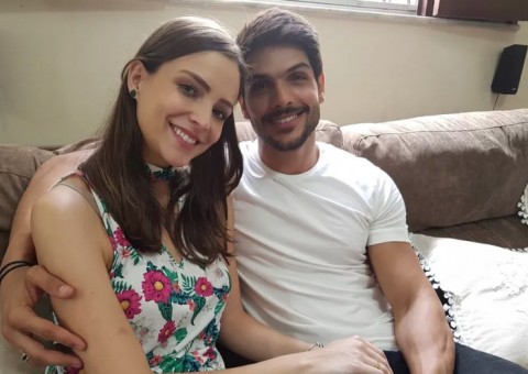 BBB18: Sem saber que noiva não vai, Lucas ensaia declaração para fazer ao vivo