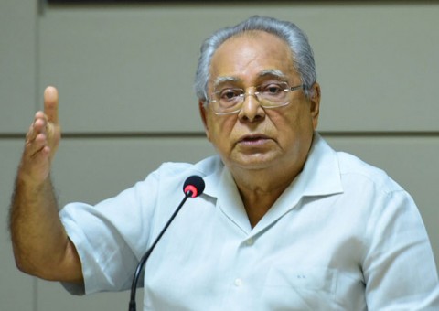 Amazonino Mendes apresenta Adin no STF para garantir vantagens da Zona Franca