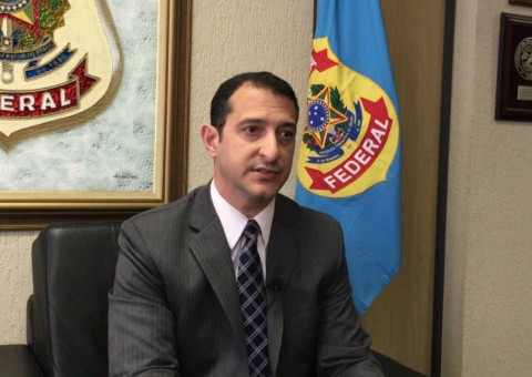 Ministro troca comando da PF; Segovia é substituído por Rogério Galloro