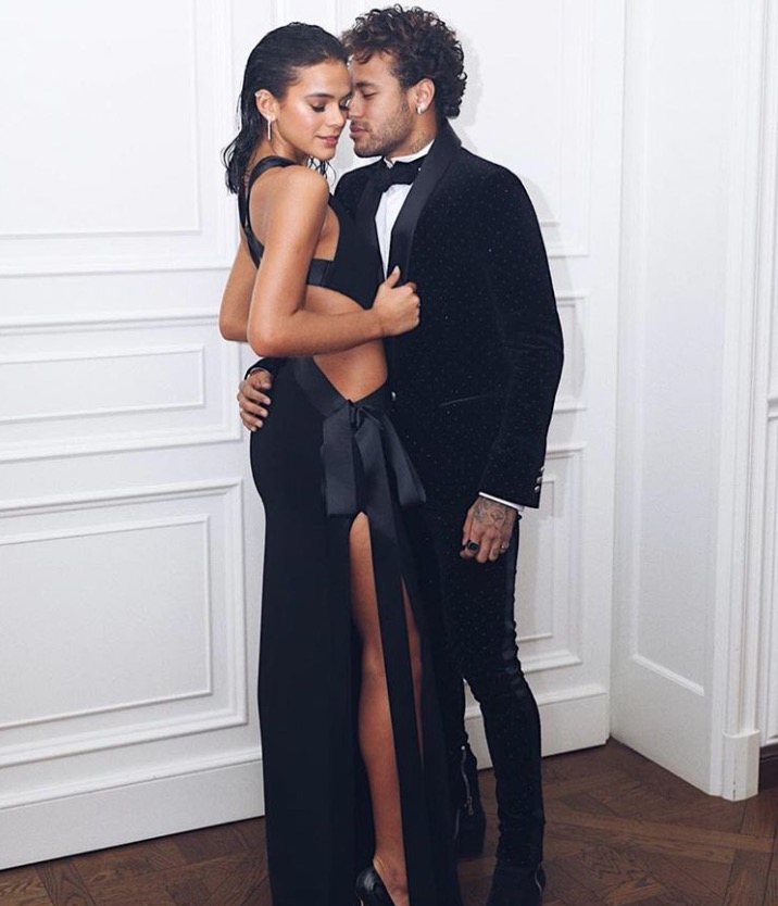Bruna Marquezine volta a se declarar para Neymar nas redes sociais