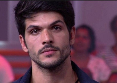 Vivian Amorim entrega bem-casado de Taubaté para Lucas e internet pira com zoeira