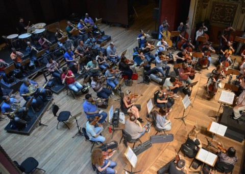 Amazonas Filarmônica apresenta ‘Sonhos de uma noite de verão’ nesta quinta  