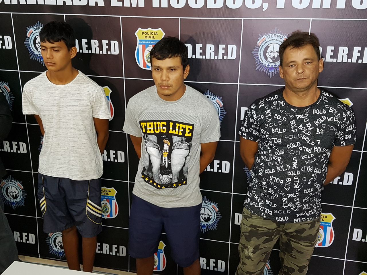 Supostos piratas que ordenaram vítimas a pularem em rio confessam vários roubos em Manaus