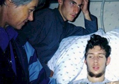 Após 12 anos em coma, jovem acorda e o que ele revela é de dar arrepios