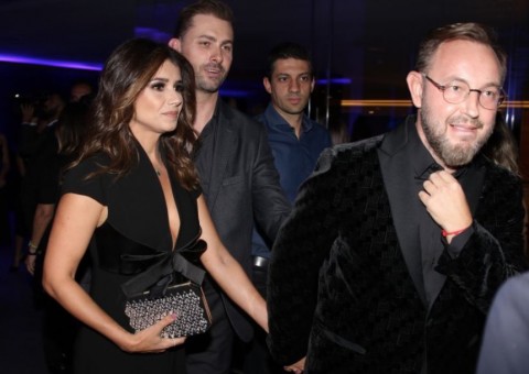 Paula Fernandes assume namoro com jornalista