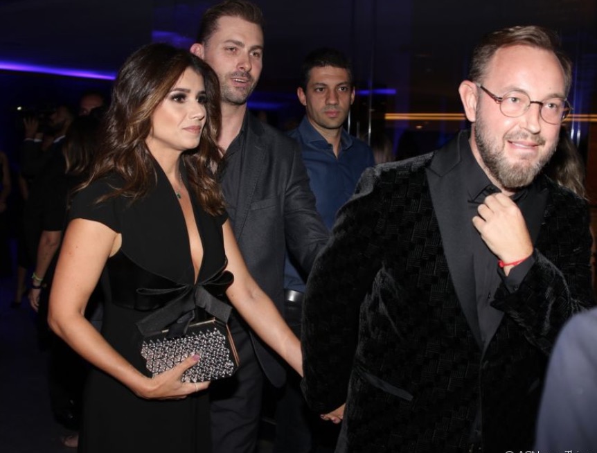 Paula Fernandes assume namoro com jornalista