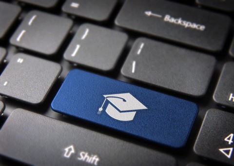  Educação à distância atinge crescimento nos últimos anos 