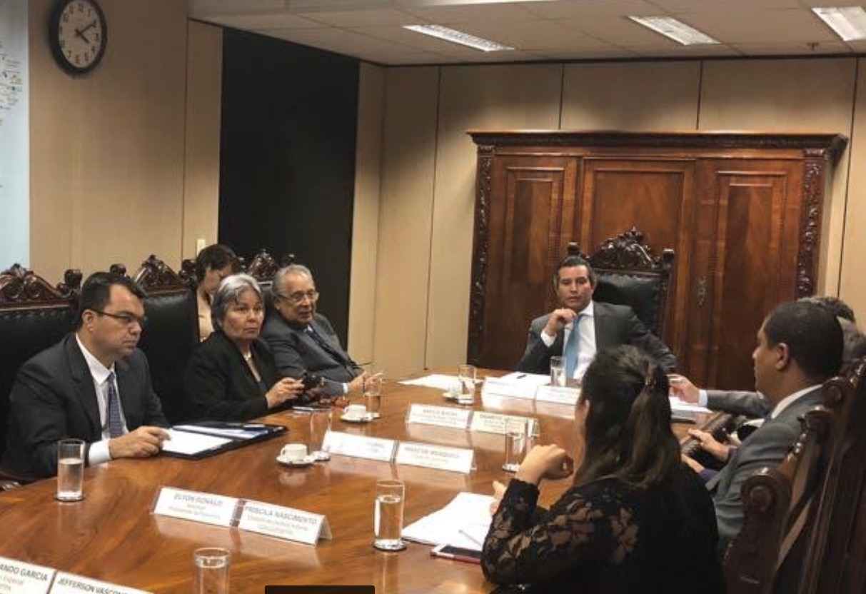 Amazonino busca modernização dos portos de Manaus junto ao Governo Federal