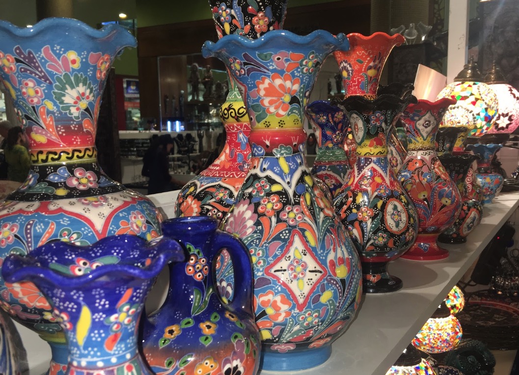 Feira Internacional de Artesanato e Decoração movimenta shopping em Manaus