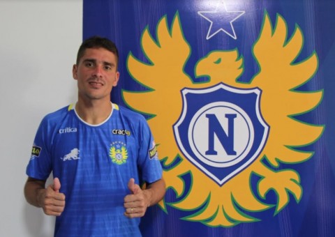 Naça contrata lateral Glaybson