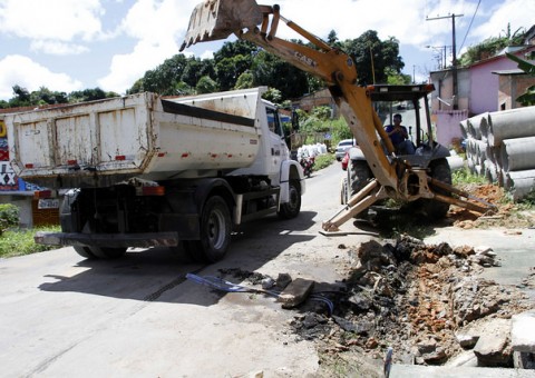Prefeitura inicia obra de drenagem para conter alagamentos em Manaus