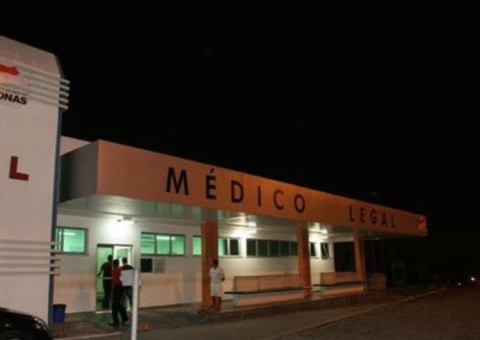 Durante assalto a pizzaria, dupla é baleada por justiceiro e um morre em Manaus