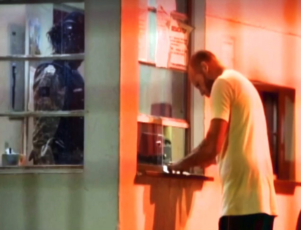 Macarrão, do caso Eliza Samudio, deixa penitenciária rumo ao regime aberto