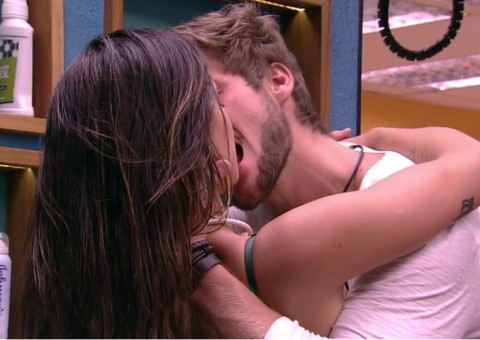  BBB18: Breno e Paula se pegam e sister tem DR com Ana Clara