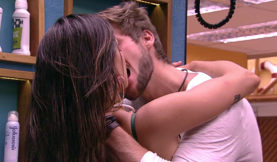  BBB18: Breno e Paula se pegam e sister tem DR com Ana Clara