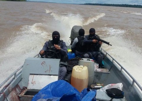 Piratas trocam tiros com a polícia no rio Solimões e dois morrem 
