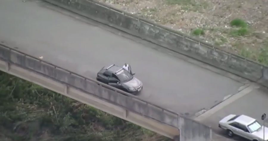 Helicóptero da Record flagra casal fazendo sexo explícito no meio da rua 