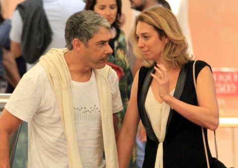 William Bonner se derrete em elogios para namorada na internet