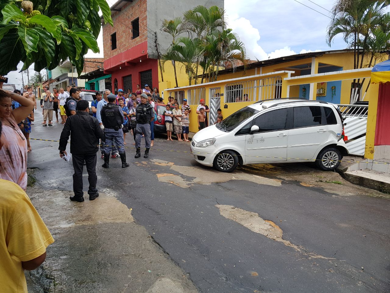 Taxista é morto com 4 tiros na cabeça em Manaus