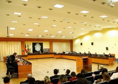 TJAM determina aumento salarial de 274 servidores da Sefaz