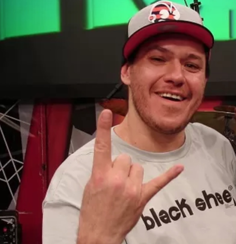 Morte de Chorão completa 5 anos e fãs prestam homenagens