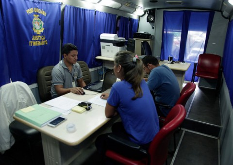 Justiça itinerante atende em shopping da zona norte