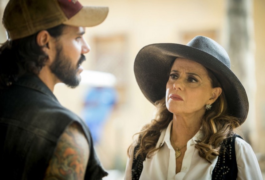 ‘O Outro Lado do Paraíso’: Sophia mata mais um e é pega no flagra