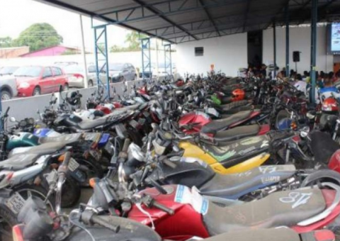 Polícia apreende objetos usados em esquema de falsificações de documentos do Detran Amazonas