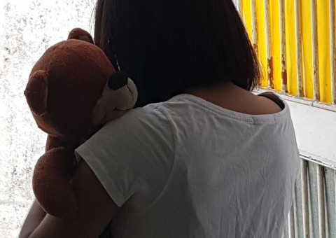 Condutor escolar clandestino é acusado de abusar de sobrinha e mais 7 crianças em Manaus