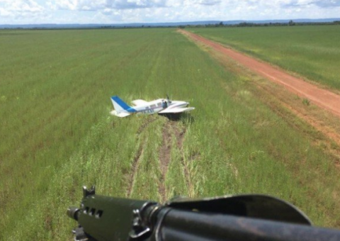 Avião com 500 kg de cocaína é interceptado pela FAB