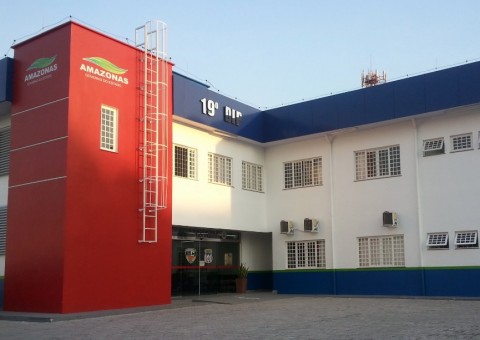 Dupla é presa enquanto se preparava para assaltar ônibus em Manaus