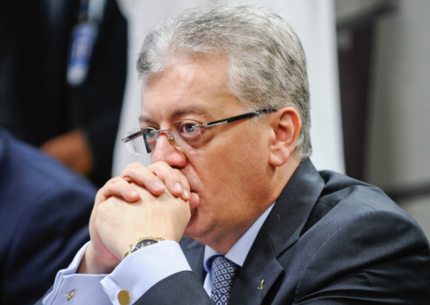 Moro condena ex-presidente da Petrobras a 11 anos na Lava Jato