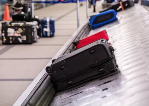 Companhia aérea é condenada a pagar R$25 mil a passageira com bagagem extraviada