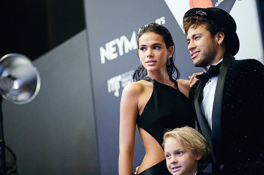 Bruna Marquezine comenta em foto de ex de Neymar