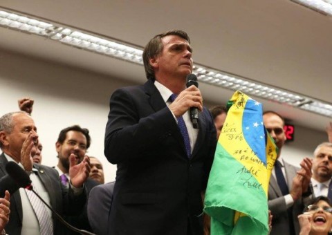 Bolsonaro se filia ao PSL e dá início a corrida pela presidência 