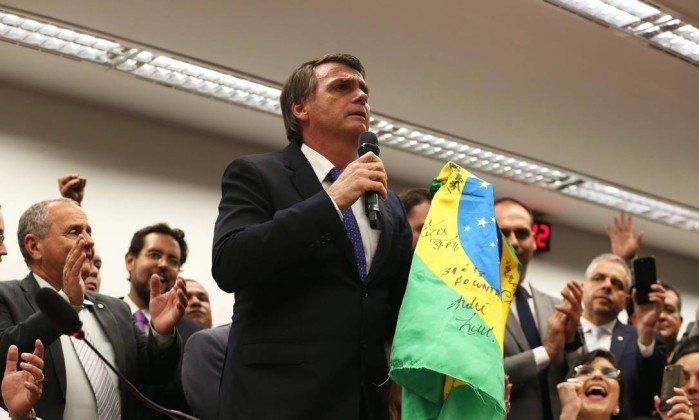 Bolsonaro se filia ao PSL e dá início a corrida pela presidência 