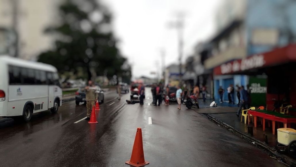Soldado do Corpo de Bombeiros fica ferido durante acidente de trânsito em Manaus