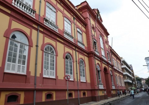 Biblioteca Pública terá programação comemorativa com show da Orquestra de Violões do Amazonas