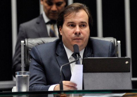 Rodrigo Maia lança pré-candidatura e diz que vai trabalhar para ter nome 'viável'