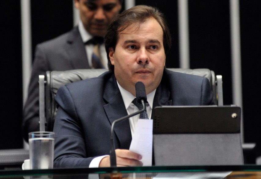 Rodrigo Maia lança pré-candidatura e diz que vai trabalhar para ter nome 'viável'