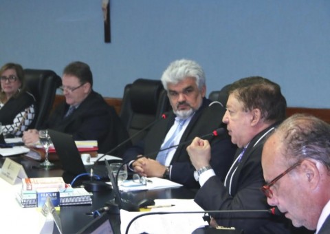 Ex-prefeito é multado pelo TCE e terá que devolver R$ 14 milhões aos cofres públicos