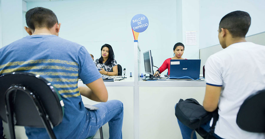 Sine Amazonas oferta vagas de emprego para fundamental e médio nesta sexta