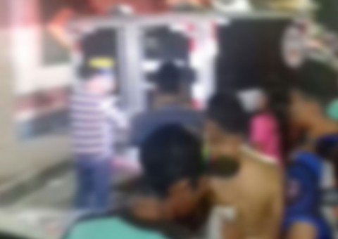 Durante briga, homem mata 'colega' com faca cravada no peito  em Manaus