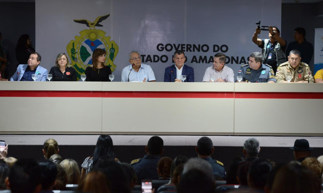  Amazonino lança programa de combate à violência contra crianças, mulheres e idosos
