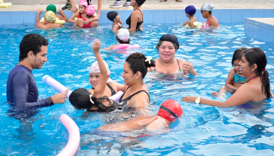  Inscrições de aulas de natação para PCDs na Minivila Olímpica do Santo Antônio acontecem neste sábado