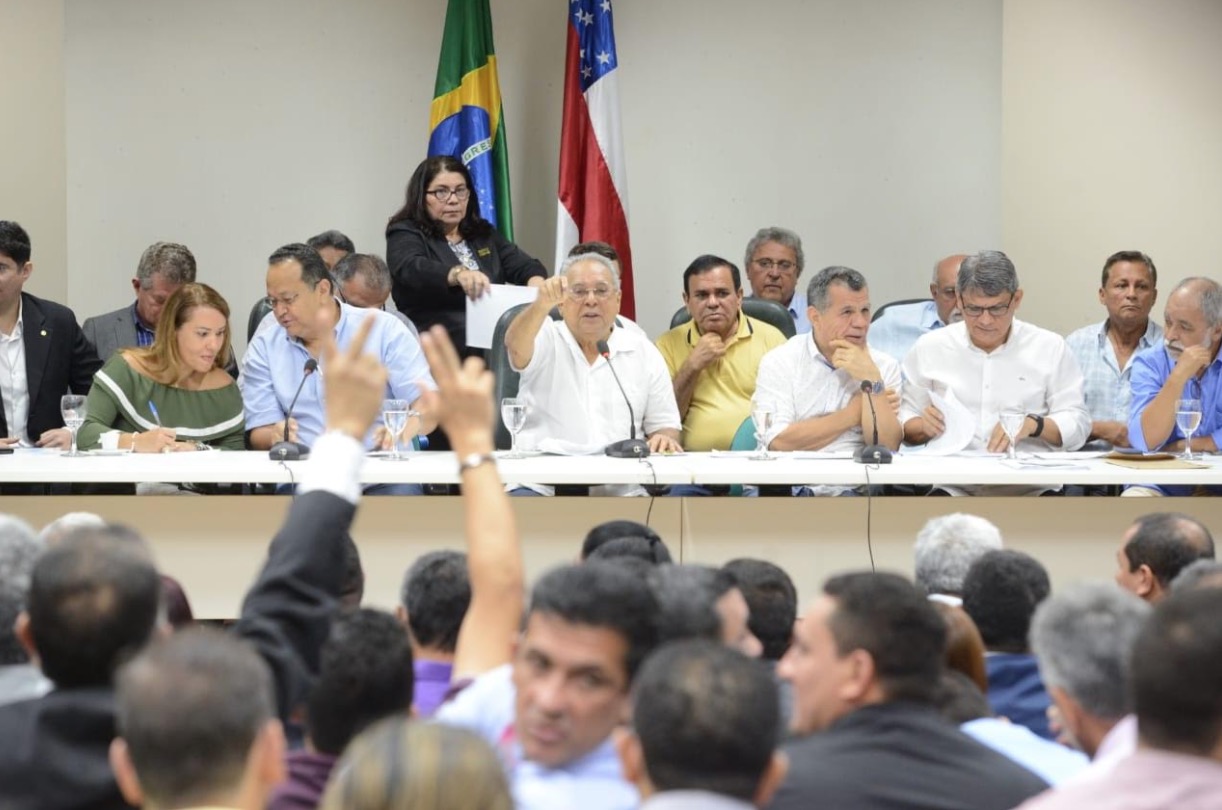 Amazonino anuncia investimentos de R$ 300 milhões para o interior